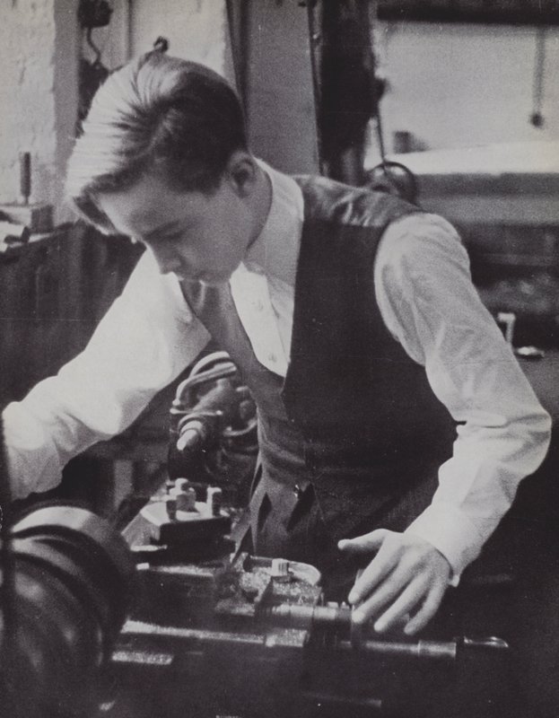 School of Mechanics, Eton (s/v foto) av Laszlo Moholy Nagy