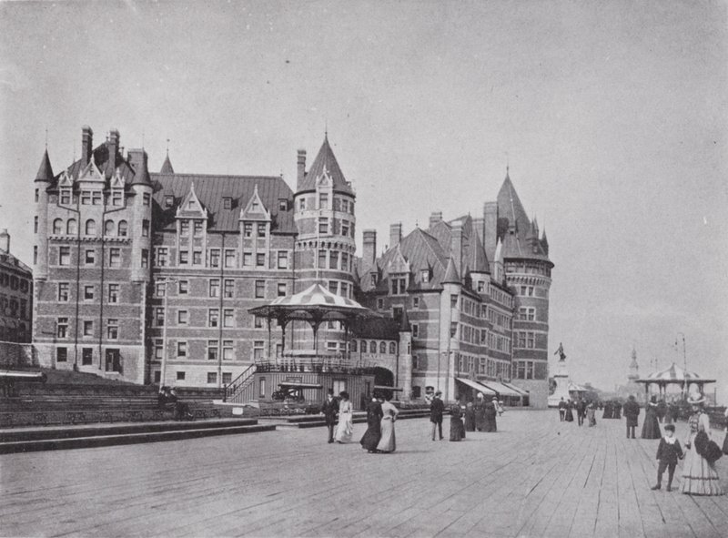 Chateau Frontenac och Dufferin Terrace (s/v foto) av Photographer Canadian