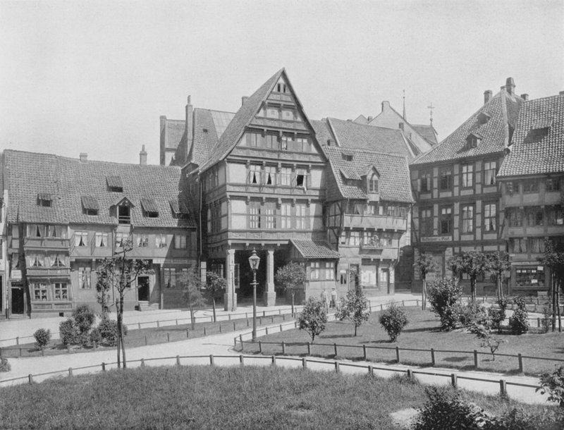 Pelarhus vid Andreasplatz (s/v foto) av Photographer German