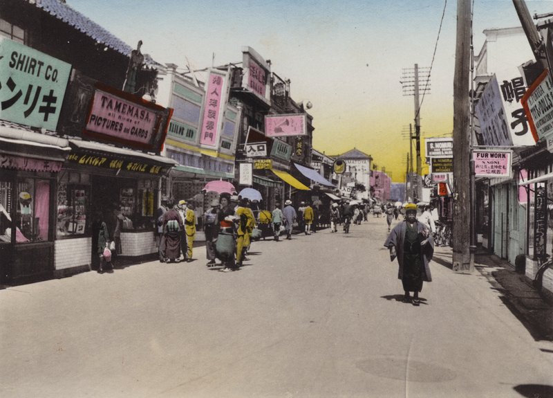 Japan, ca 1912: Matomachi Street, Kobe (foto) av Photographer Japanese