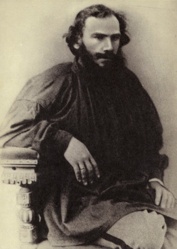 L N Tolstoi, Moskva, 1868 av Russian Photographer