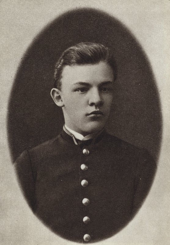 Lenin som gymnasiumexamen, Simbirsk, 1887 av Russian Photographer